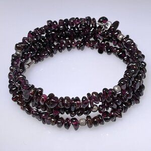 Natural Garnet chip bead bracelet with silver tone beads, NWOT